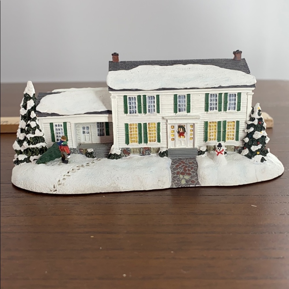 Hawthorne Miniature